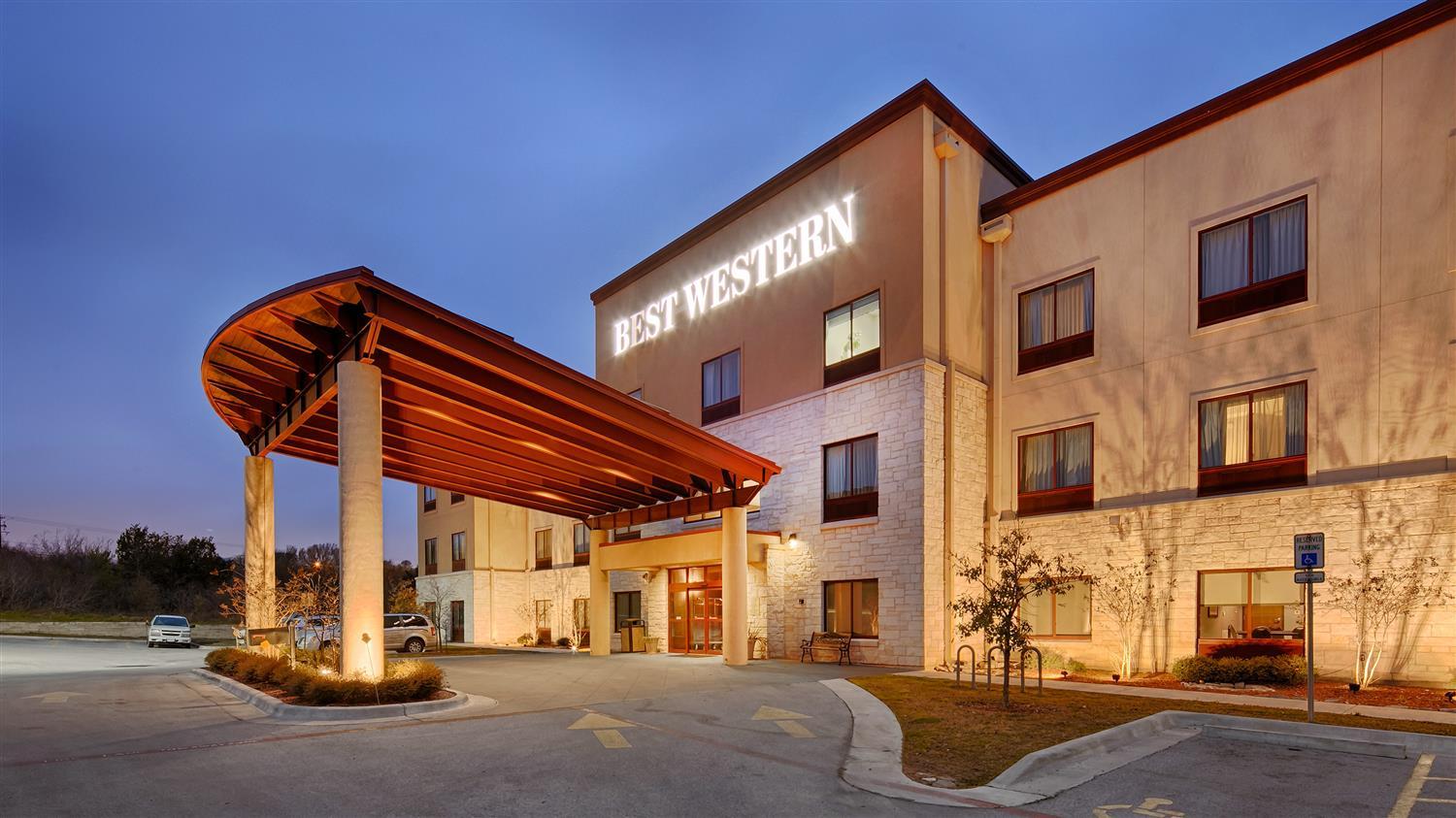 Best Western Plus Austin Airport Inn & Suites Exterior foto