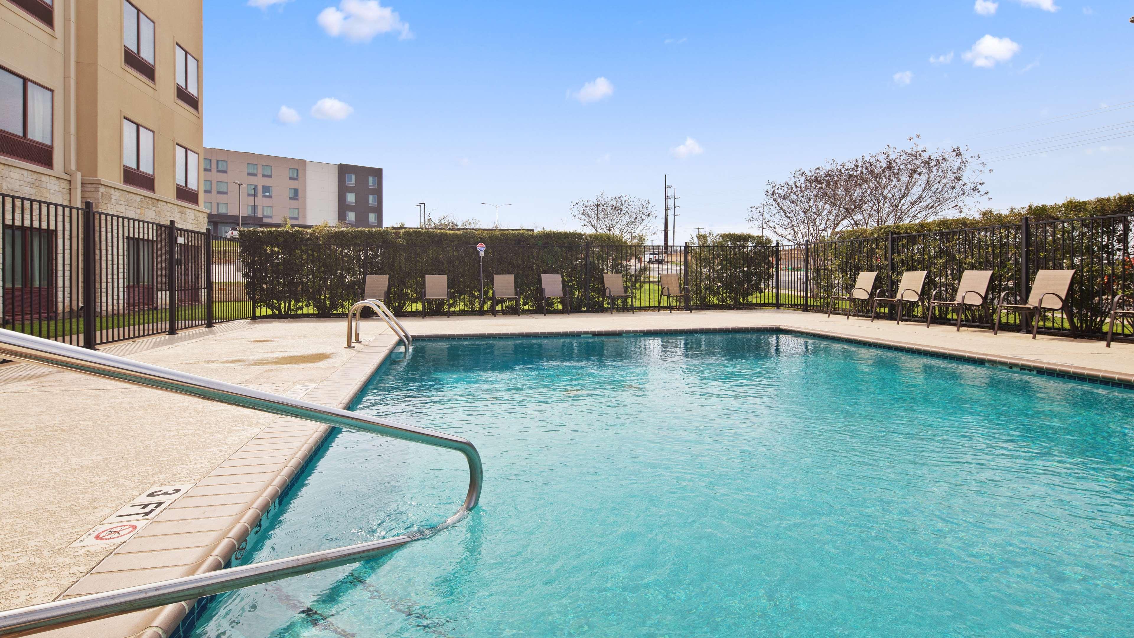 Best Western Plus Austin Airport Inn & Suites Exterior foto